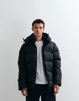 Hunter Puffer Jacket in black