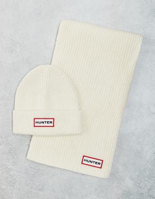 Hunter Hunter unisex beanie and scarf box set in antique white