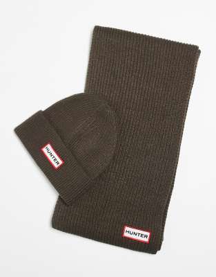 Hunter Hunter Unisex beanie and scarf gift set in chocolate brown
