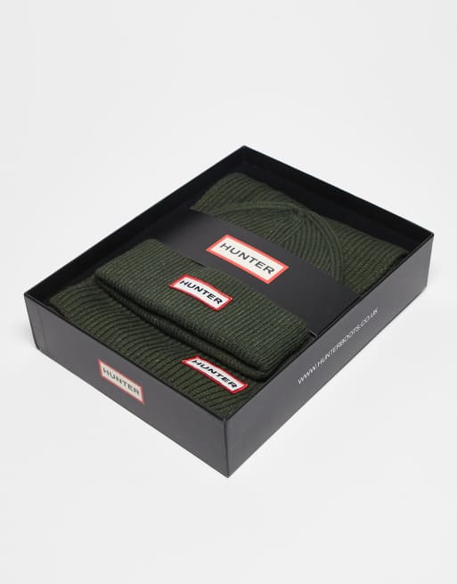 Hunter Unisex beanie and scarf gift set in dark green, 3 of 3