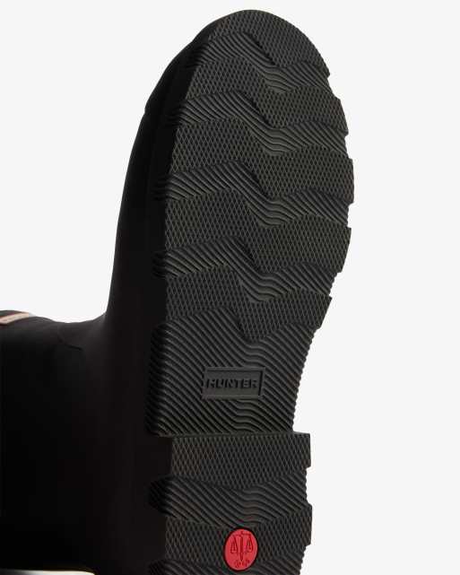 Hunter Unisex Downpour short gumboots in black, 4 of 4
