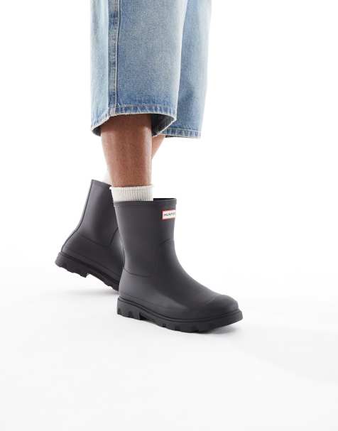 Hunter Unisex Downpour short wellington boot in black - view 1
