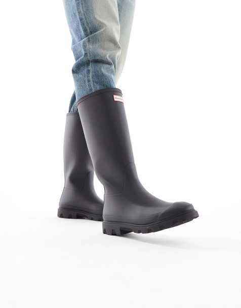 Hunter Unisex Downpour tall wellington boot in black - view 1