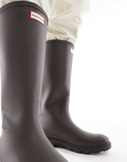 Hunter Unisex Downpour tall wellington boot in chocolate brown