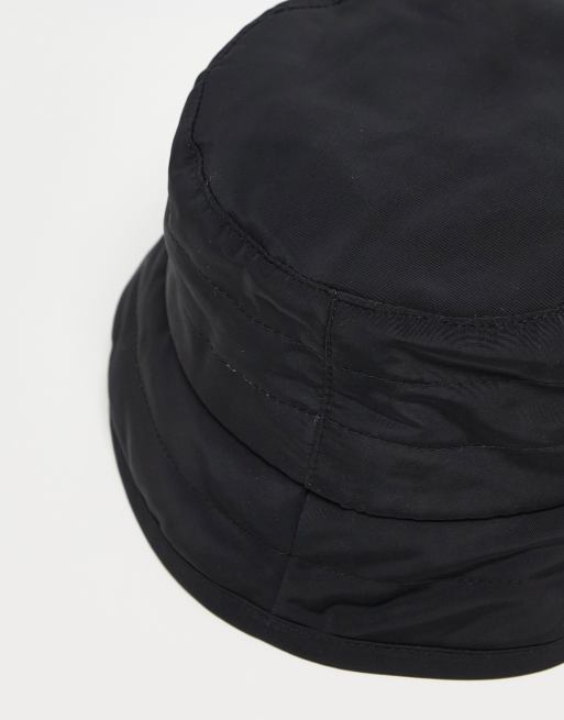 帽子・その他 HUNTER UNISEX Reversible Quilted Bucket Hat Black HBW0005CHZ Hunter unisex quilted logo bucket hat in black | ASOS