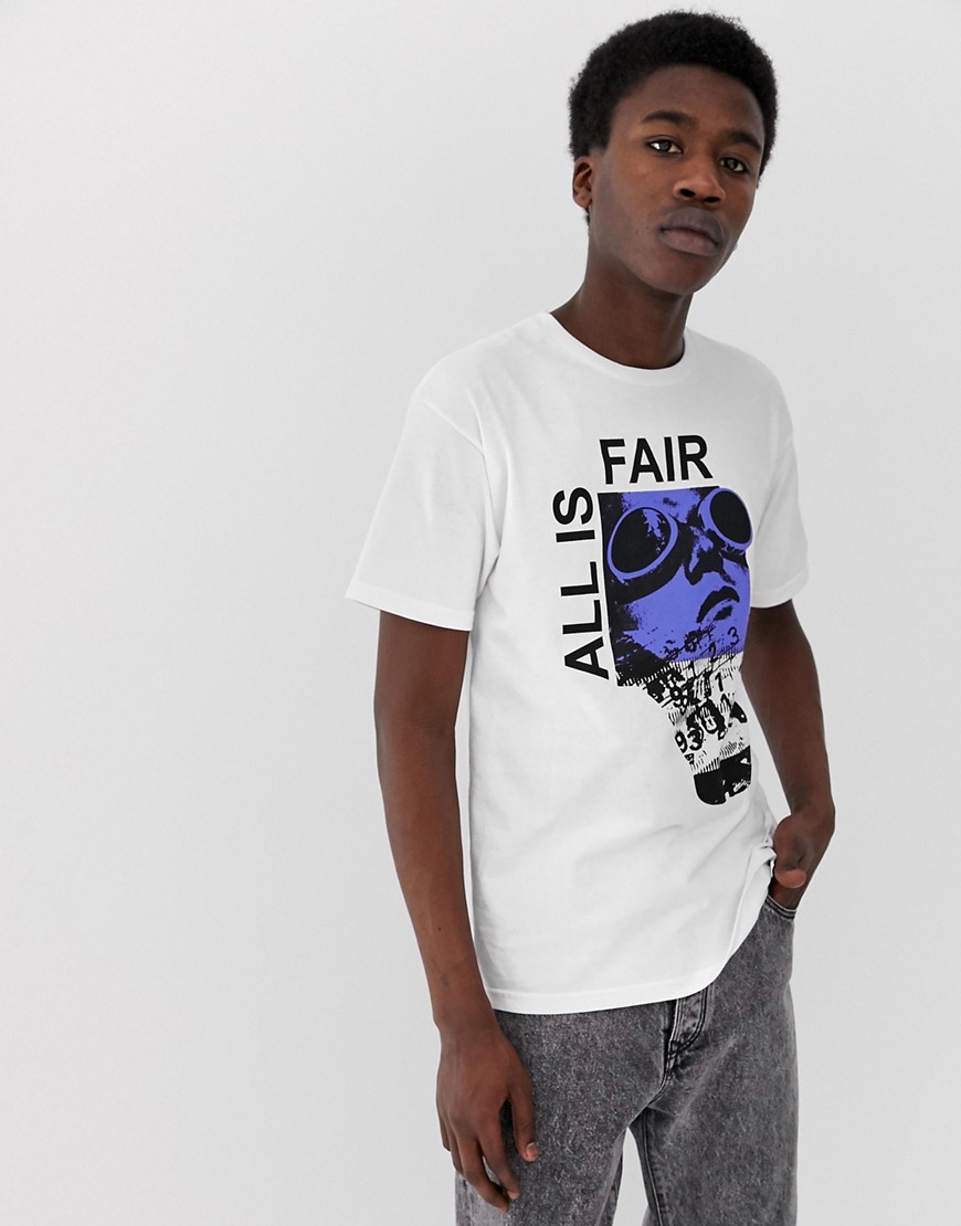 Hvid, All Is Fair t-shirt med print på brystet fra Fairplay