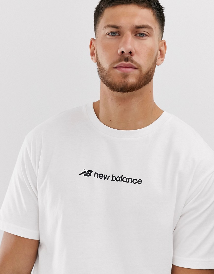 Hvid t-shirt fra New Balance - Athletics