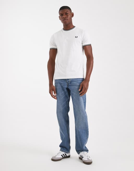 Hvid T-shirt med dobbeltfarvet kant fra Fred Perry, 2 af 5