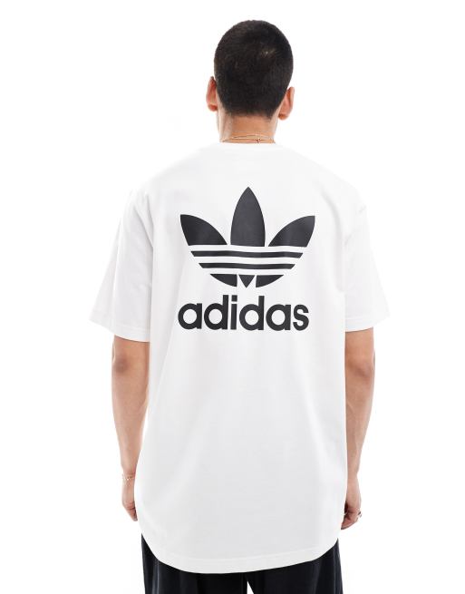Hvid t-shirt med trekløver fra adidas Originals