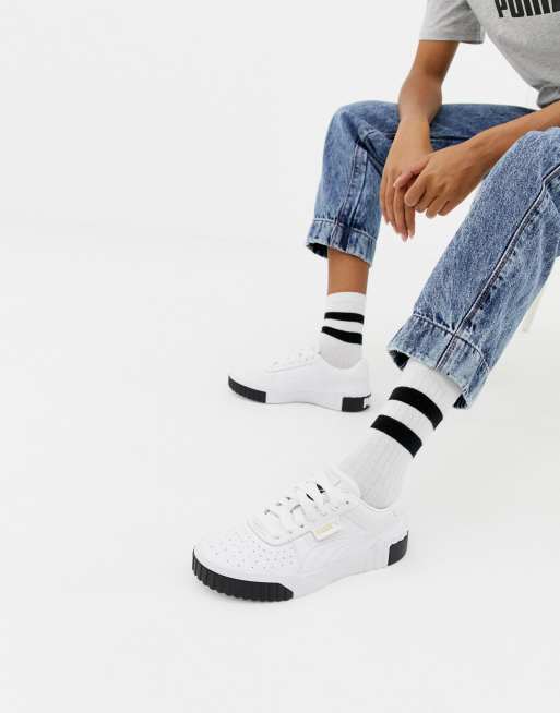 Hvide og sorte sneakers fra Puma Cali