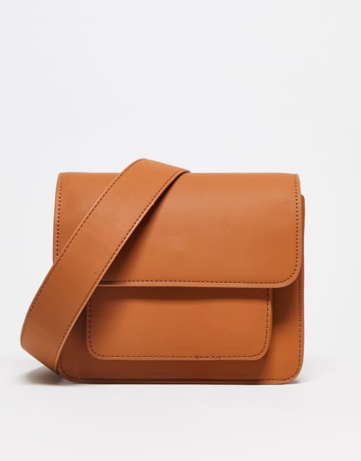 Hvisk – Cayman – Jasnobrązowa torebka crossbody z imitacji skóry z kieszenią