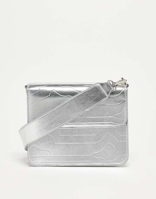 Hvisk – Cayman – Srebrna metaliczna torebka crossbody z fakturowanej imitacji skóry