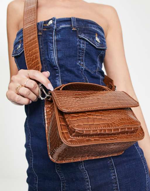 Hvisk – Renei – Brązowa torebka crossbody z imitacji krokodylej skóry, odpowiednia dla wegan