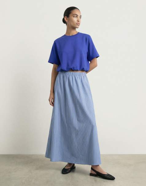 HYPEDROP – Cropped-T-Shirt in Dazzling Blue - view 1
