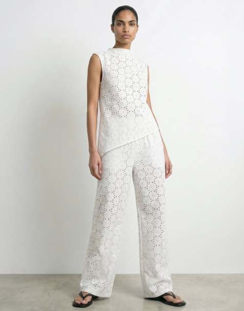 HYPEDROP Loose-fit trousers in cloud dancer1
