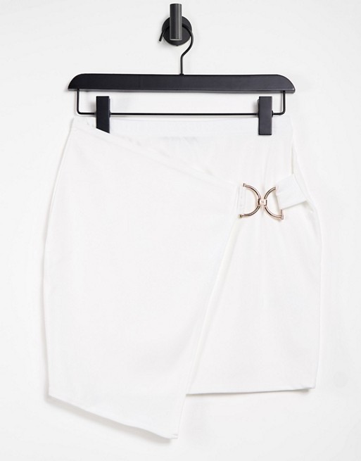 I Saw It First buckle asymmetric skirt in white