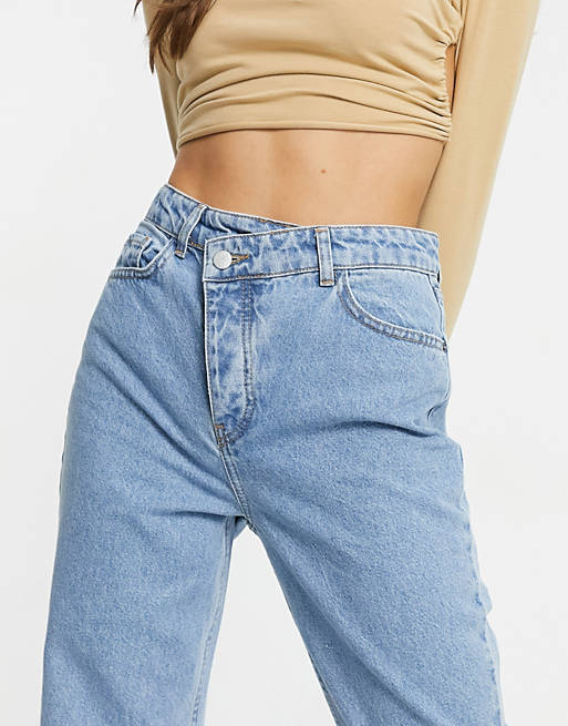  I Saw It First double button waist detail straight leg jean in blue 