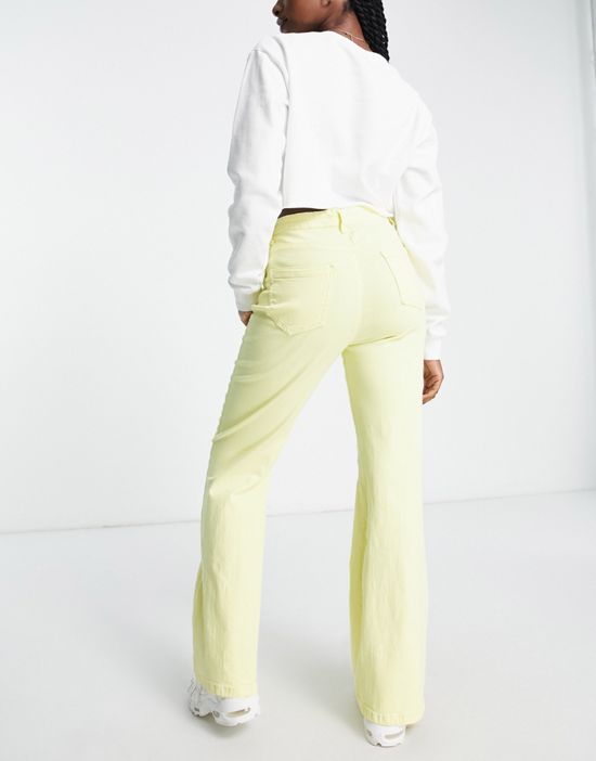 https://images.asos-media.com/products/i-saw-it-first-fitted-flared-jeans-in-lemon/202638230-2?$n_550w$&wid=550&fit=constrain
