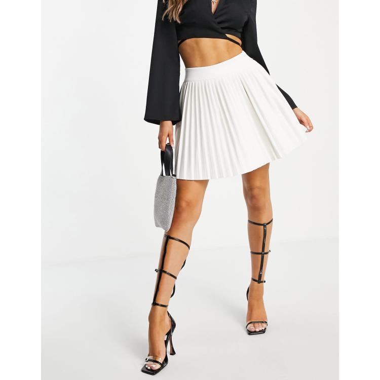 I Saw It First leather look pleated mini skirt in white