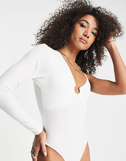 Tops I Saw It First one shoulder ring detail body in white 