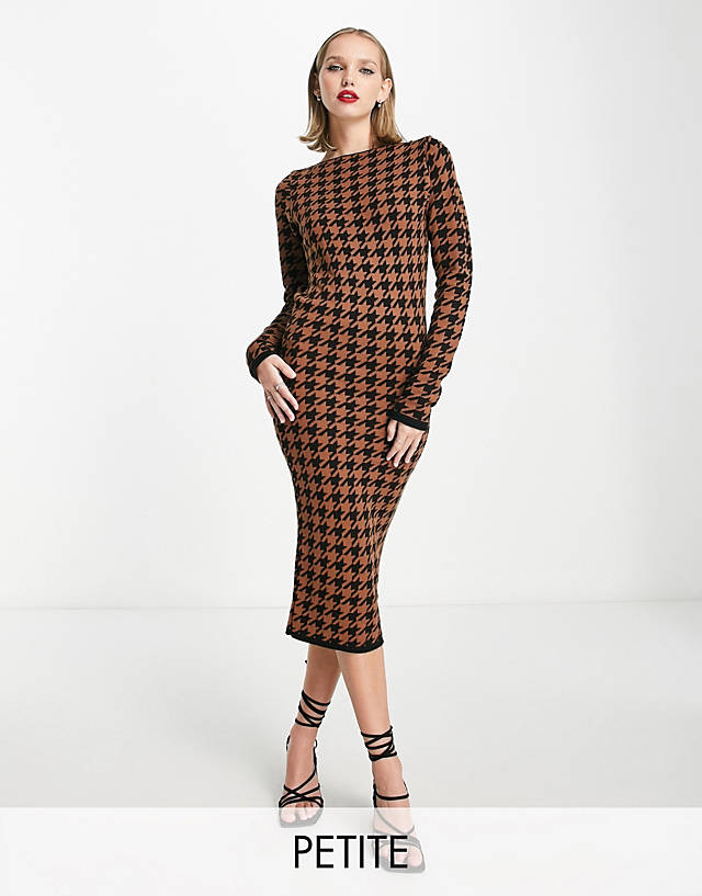 I Saw It First Petite knitted midi dress in camel houndstooth print