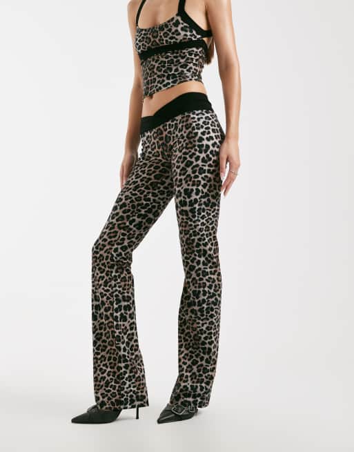 Blare Pantaloni a zampa modellanti sinuosi leopardati