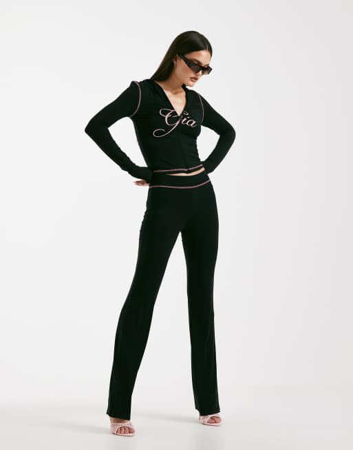 I.AM.GIA - Blare - Trainingsbroek met logo op de achterkant en contrasterende roze stiksels in zwart, deel van co-ord set
