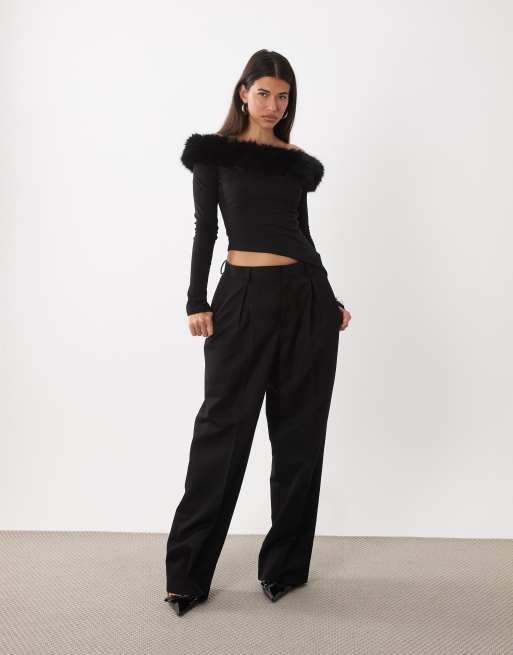 I.AM.GIA Cecily bardot top med asymmetrisk strik og imiteret pelskant i sort, 3 af 4