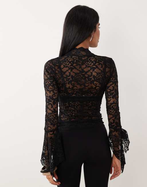 I.AM.GIA - Gemma - Top in pizzo nero semitrasparente con scollo profondo e maniche lunghe svasate, 4 di 4