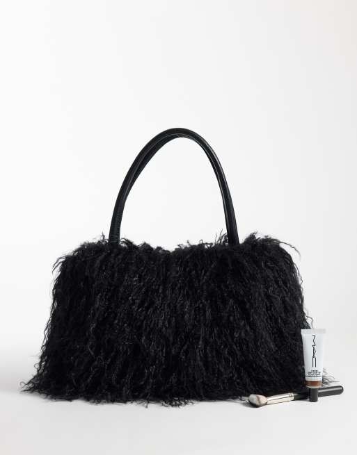 I.AM.GIA - Pixi - Oversized schoudertas van ultrazacht imitatiebont in zwart, 2 van 4