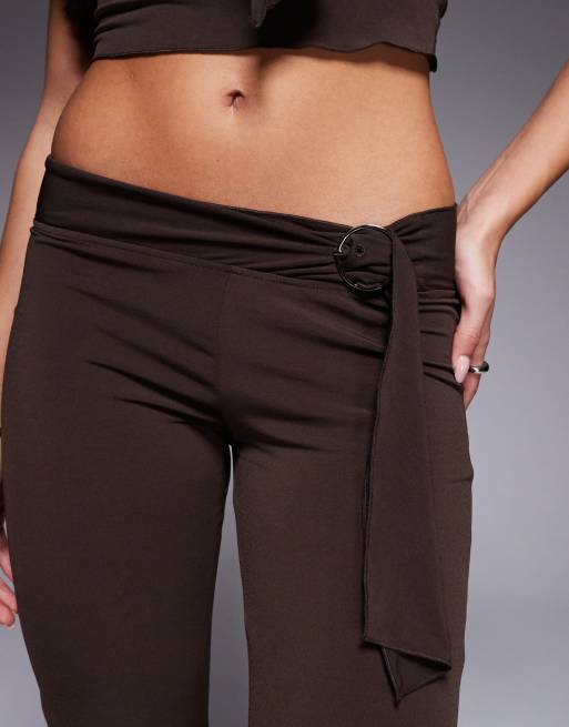 I.AM.GIA – Siofra – Schlaghose in Braun mit drapiertem Gürtel und Metalldetails, Kombiteil, 5 von 5