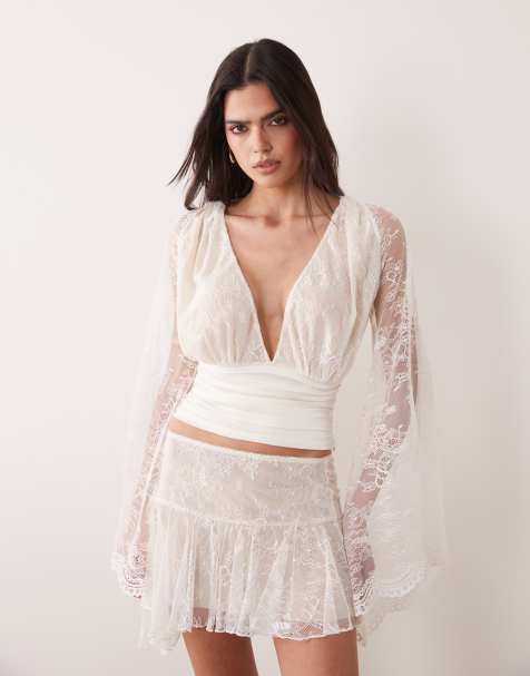 I.AM.GIA - Stevie - Diepuitgesneden kanten top met uitlopende mouwen in wit, deel van co-ord set - view 1