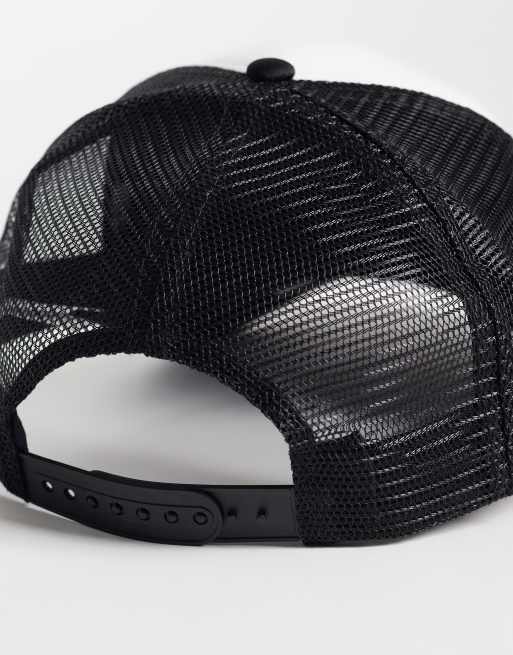 ICECREAM running dog logo icon contrast peak trucker cap in black/white, 3 of 3