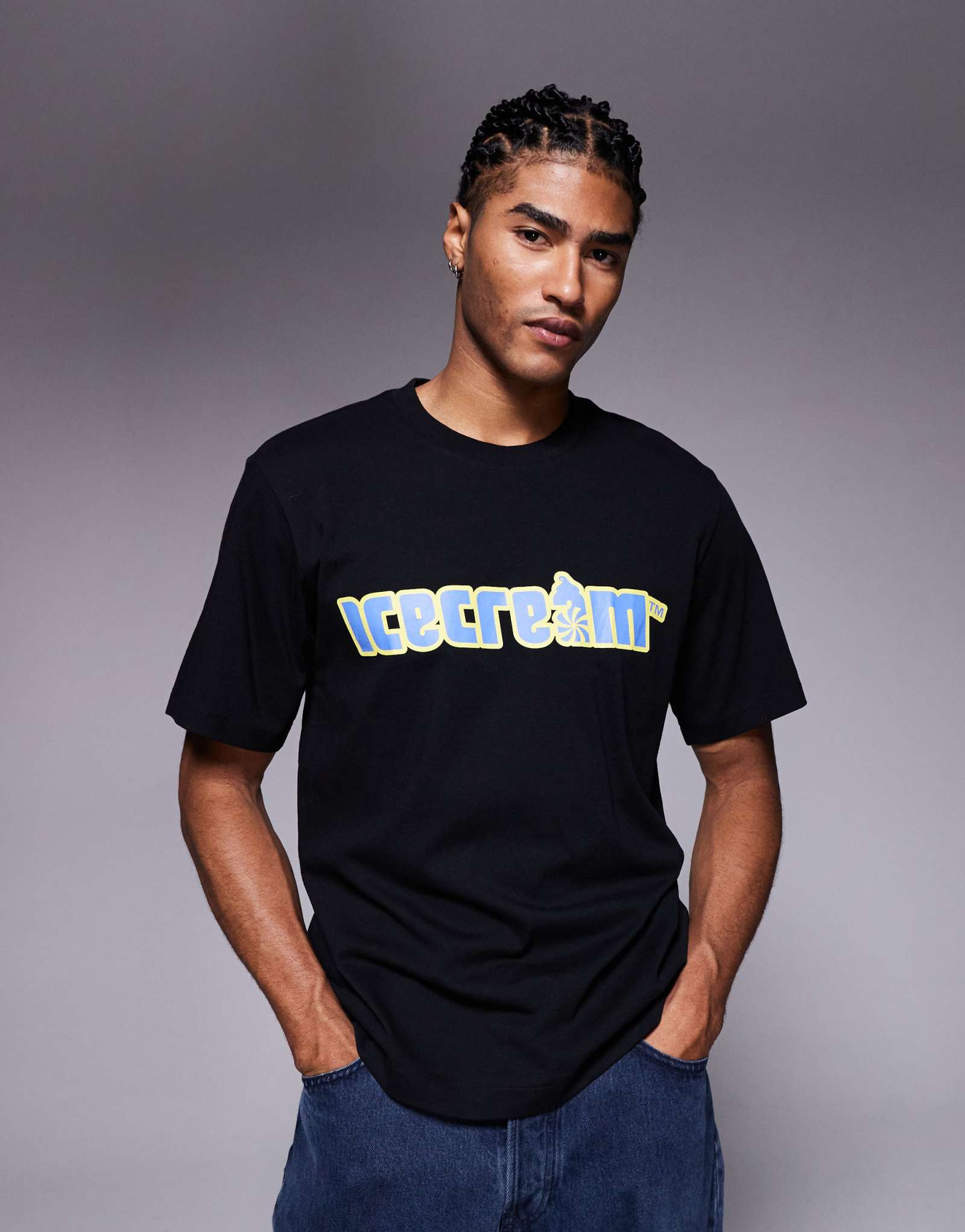 Футболка с мягкой подачей мороженого черного цвета