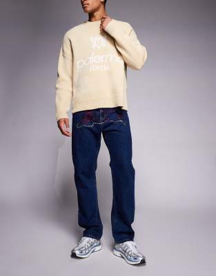 Straight-Jeans in Indigoblau mit strassbesetztem Running Dog-Logo Blau W28