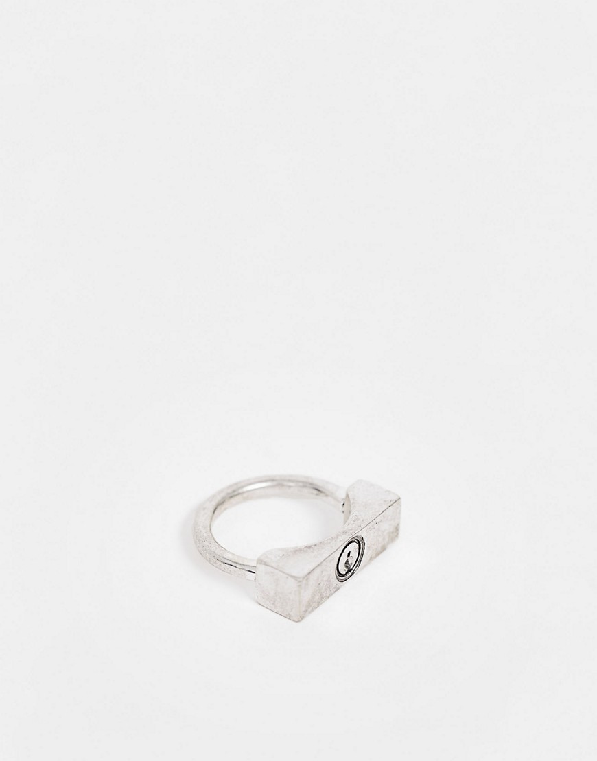 Icon Brand – Silverfärgad ring med lås