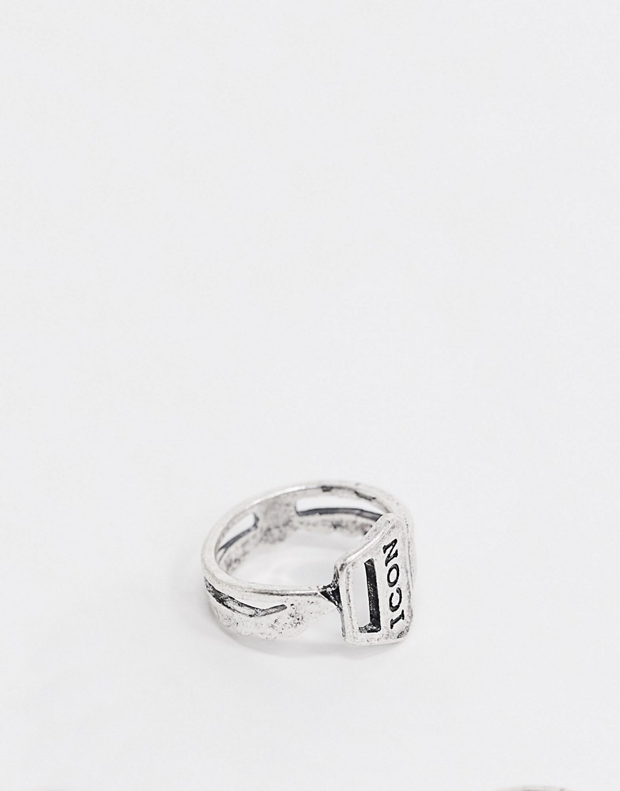 Icon Brand – Silverfärgad ring med nyckeldetalj