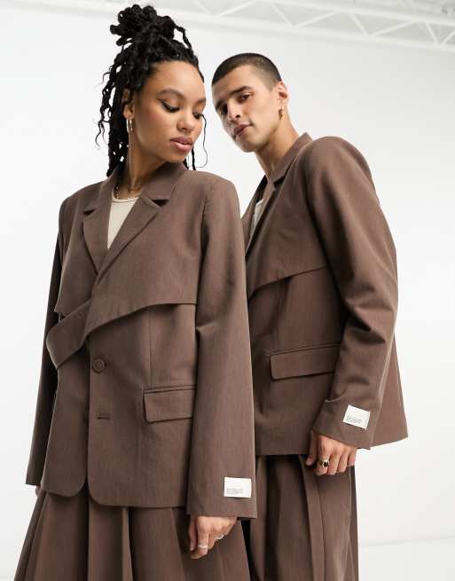 IIQUAL – Brązowa marynarka unisex z kopertowym detalem, część zestawu
