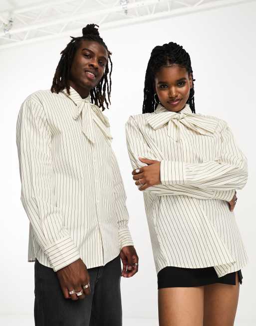 IIQUAL unisex removable tie shirt in white pinstripe