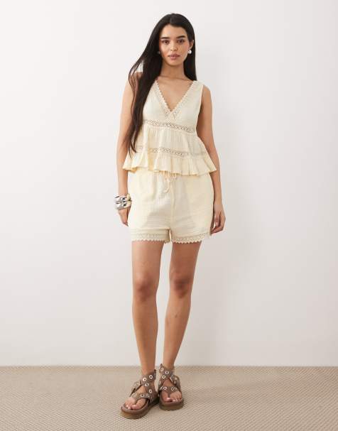 Iisla & Bird – Beige, vippiga shorts - view 1