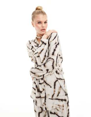 Iisla & Bird - Camicia corta da spiaggia a maniche lunghe tie-dye oversize color crema