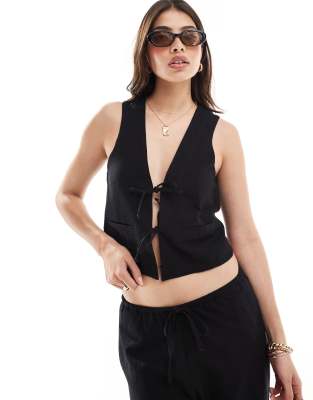 Iisla & Bird double tie beach waistcoat co-ord in black φωτογραφία