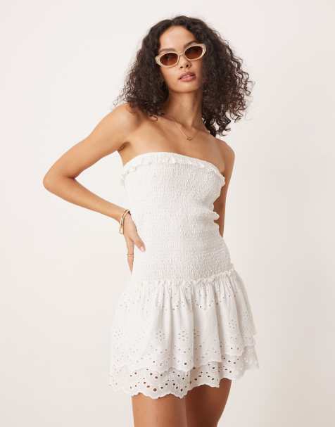Iisla & Bird - Hvid rynket mini-strandkjole i broderie anglaise med bandeau-design - view 1