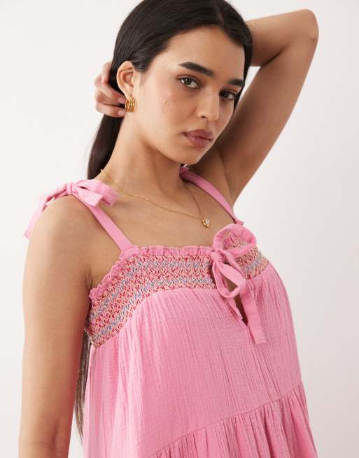 Iisla & Bird - Maxi strandjurk met gesmokt detail in roze, 2 van 4