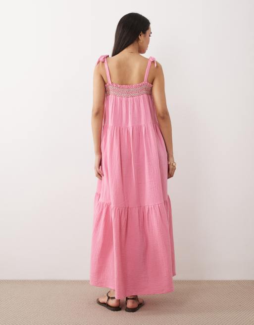 Iisla & Bird - Maxi strandjurk met gesmokt detail in roze, 4 van 4
