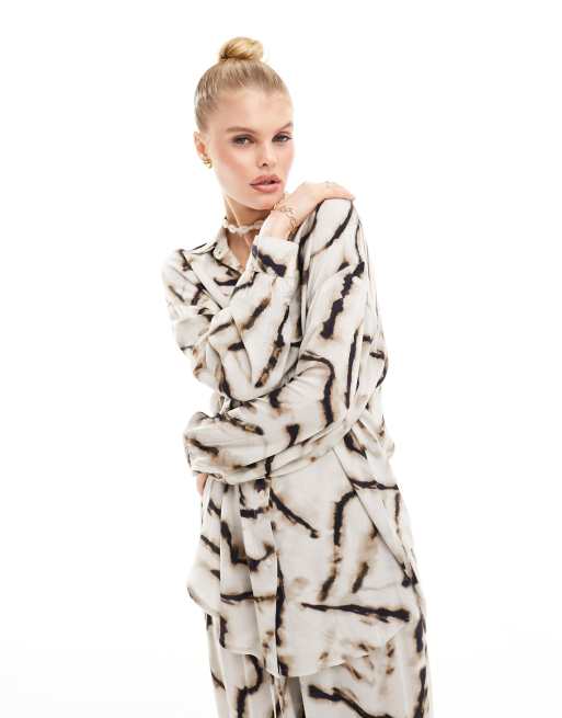 Iisla & Bird - Oversized cropped tie-dye strandoverhemd met lange mouwen in crème
