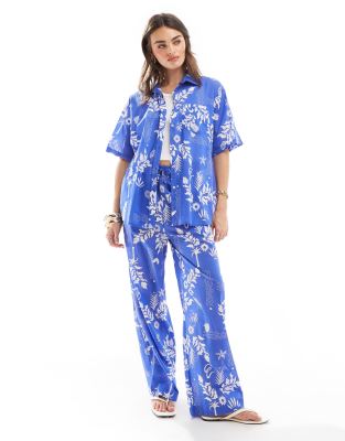 Iisla & Bird Iisla & Bird resort oversized printed beach shirt co-ord in blue