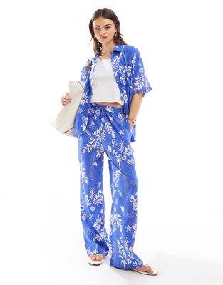 Iisla & Bird resort printed beach trouser co-ord in blue