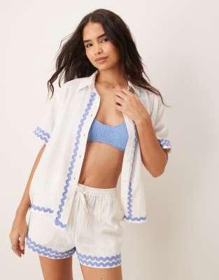 ric rac trim beach short in white - part of a set