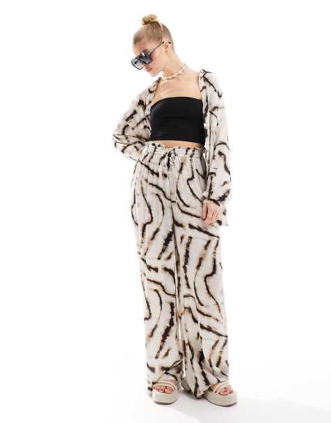 Iisla & Bird tie dye loose fit beach trouser in cream - view 1